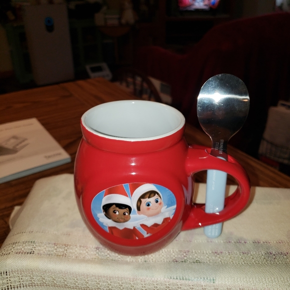 Original Elf on the Shelf 2022 Hot Cocoa Mug with Spoon - Picture 3 of 10